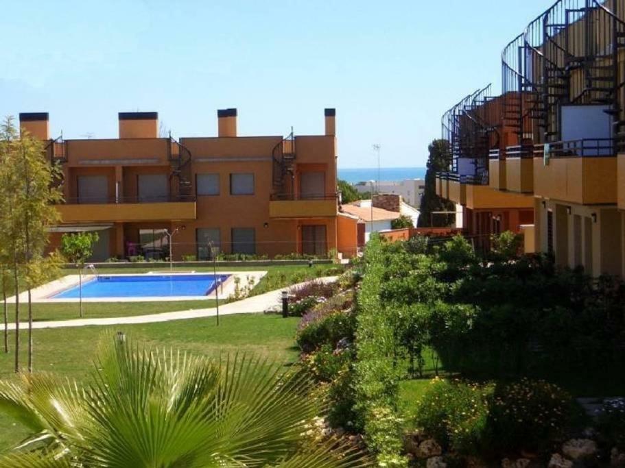 Masia Blanca - Coma-Ruga Exterior foto