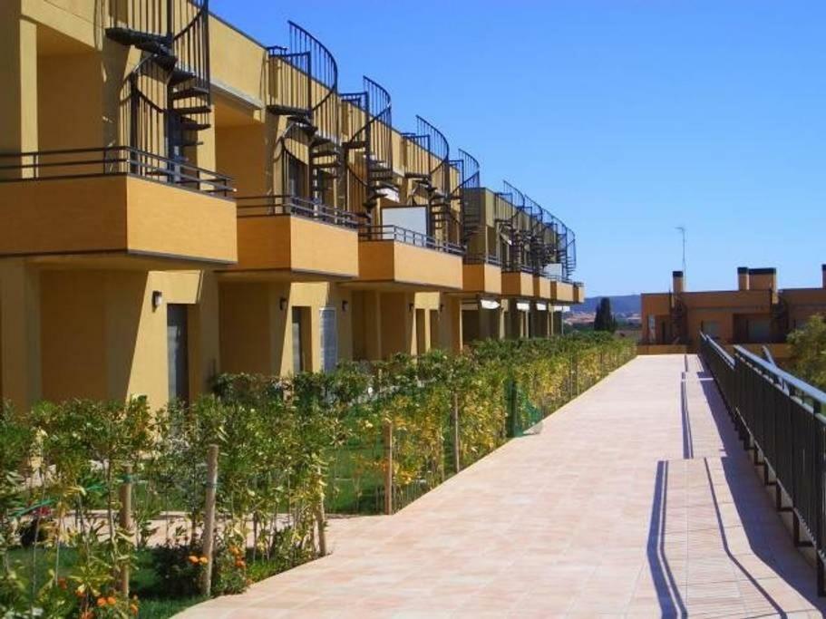 Masia Blanca - Coma-Ruga Exterior foto